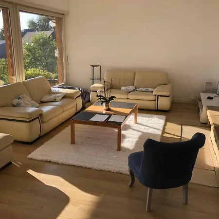 Vaste Rez De 4 Pieces Avec Vue Lac Et Jacuzzi Prive Region Montreux Proche Gare דירה *