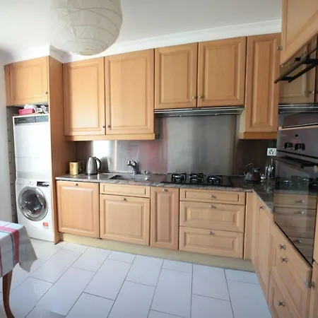 Vaste Rez De 4 Pieces Avec Vue Lac Et Jacuzzi Prive Region Montreux Proche Gare Apartment *